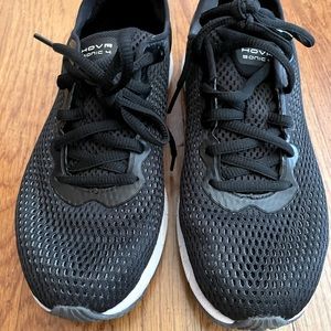 Under Armour Black Women’s tennis shoes size 6.